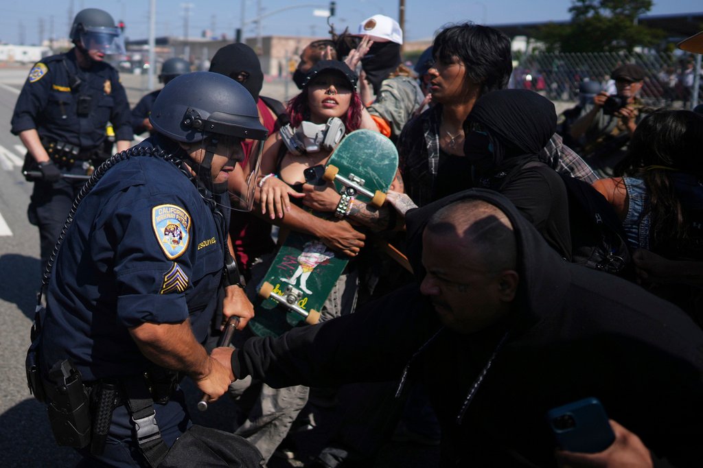 iceprotestlosangelesap.jpg