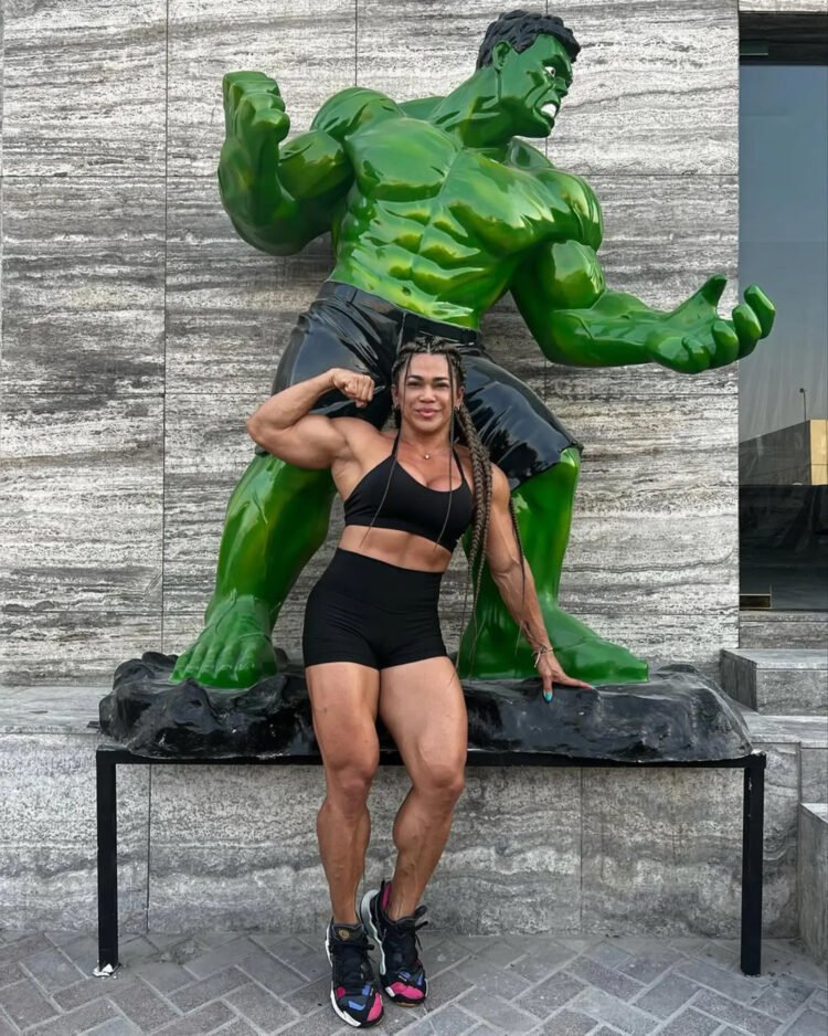 she-hulk-750x938.jpg