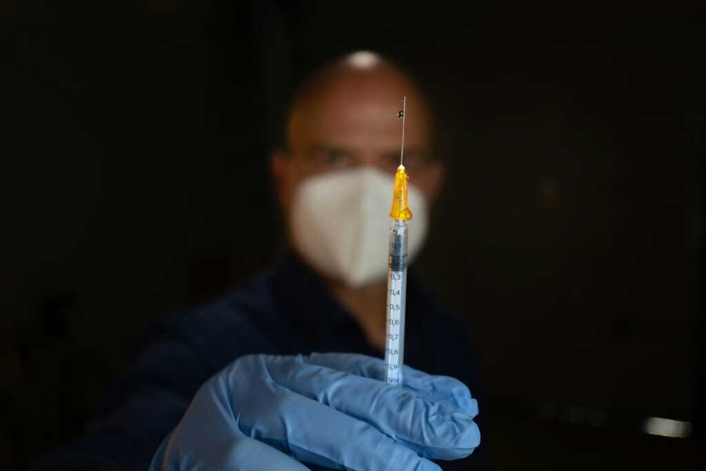 vaccineneedle-unsplash.jpg